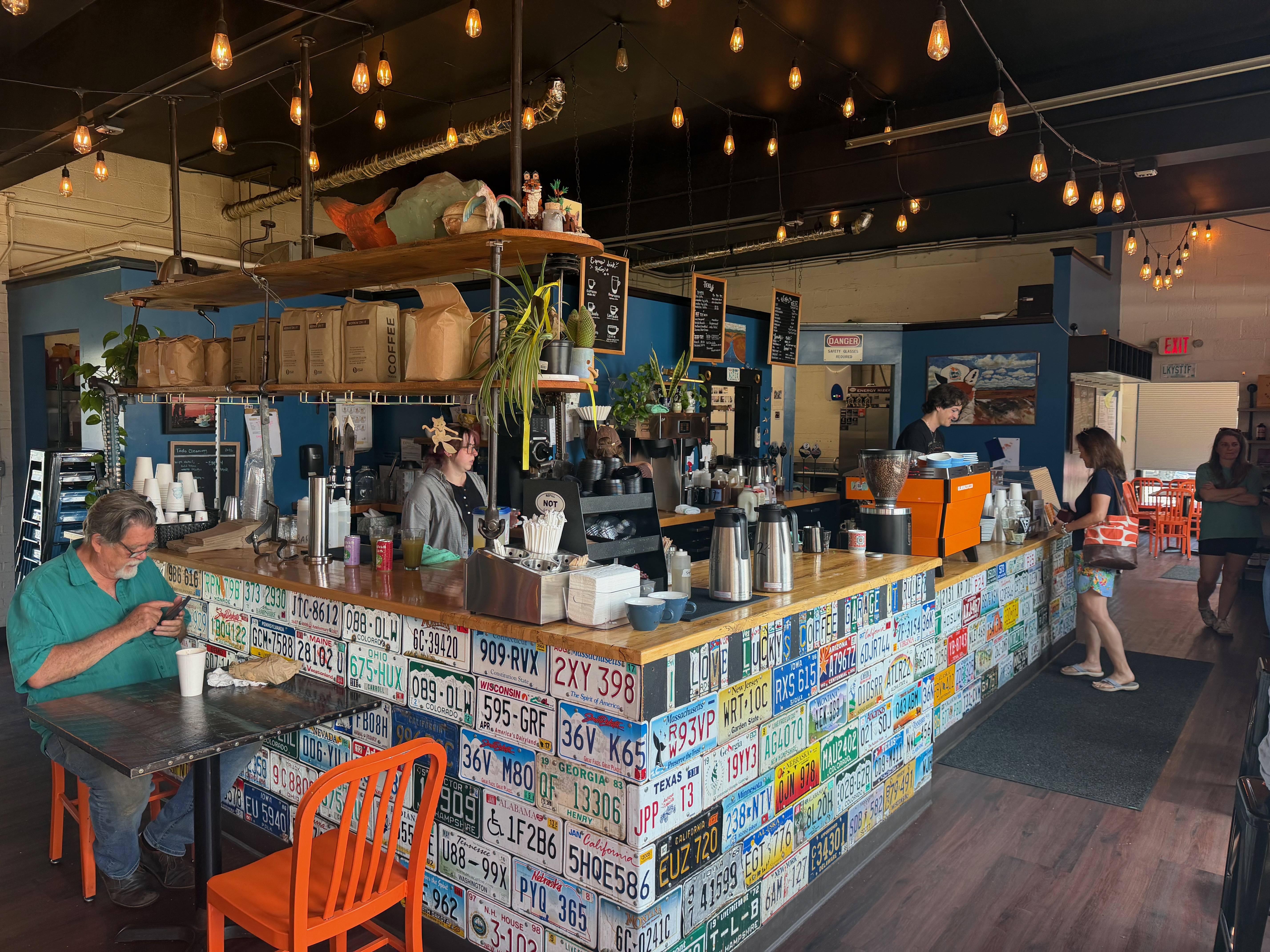 Lucky's Coffee Garage